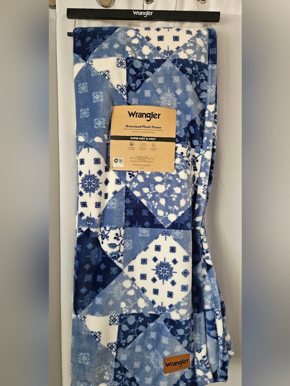 🤠 Wrangler Oversized Plush Throw Blanket – NWT | Blue Patchwork | Super Soft